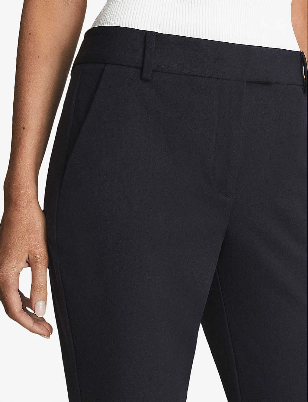 Reiss Joanne Tapered Woven Trousers 5 Reiss Joanne Tapered Woven Trousers - Image 5